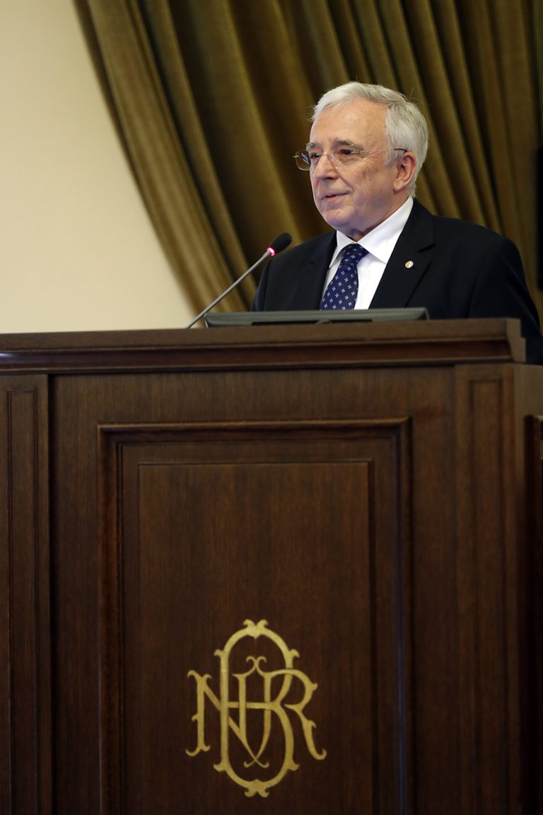 Isărescu: Calm în piața banilor, cursul de schimb s-a stabilizat într-un interval de 1%, cu ușoară tendință de apreciere