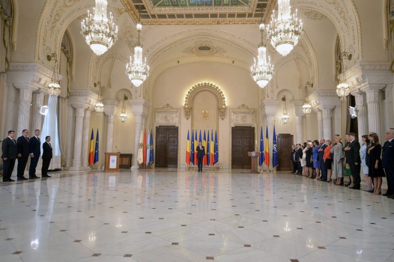 Să nu ne iertați, dacă ne prindeți că mințim!
