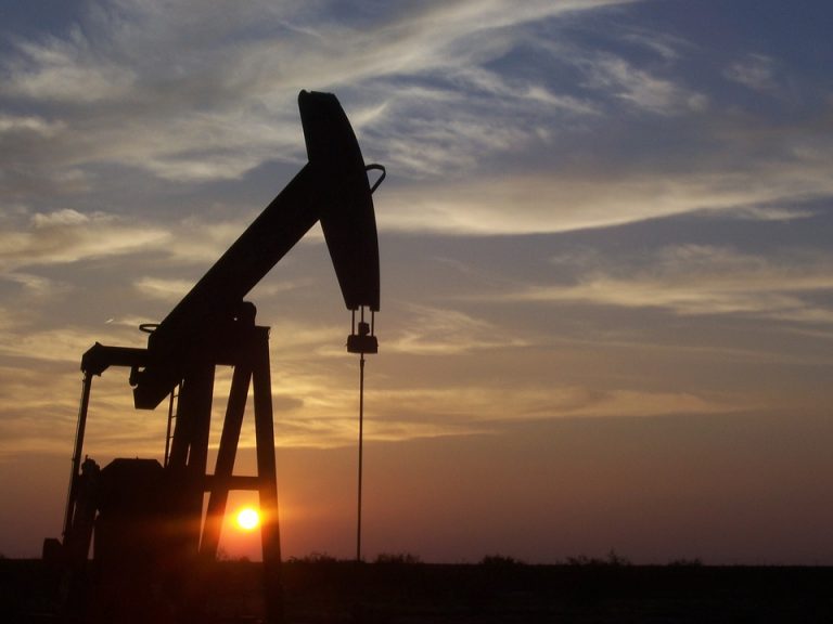 Prețul petrolului s-a majorat cu peste 25% în 2019