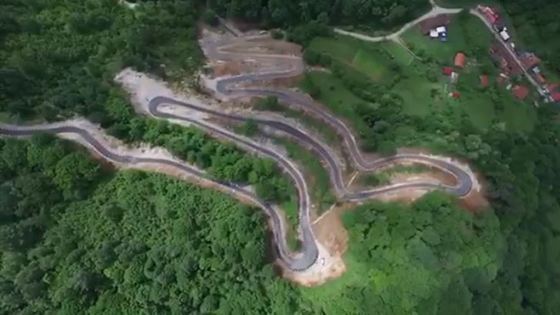 Drum săpat în munte, șoseaua Transluncani din Timiș a fost inaugurată