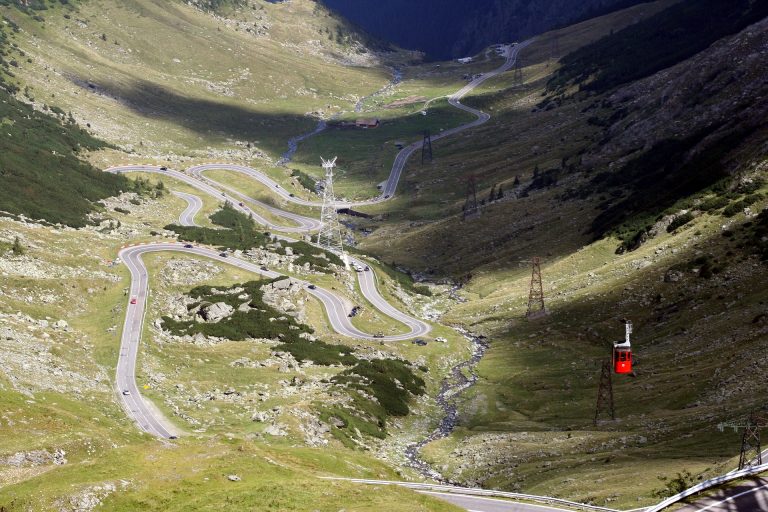 Transfăgărăşanul s-a redeschis pentru circulație. Atenție la urși!