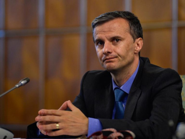 Probleme cu … Programarea Economică