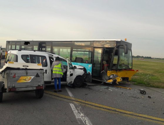 Accident pe Aeroportul Henri Coandă, cu patru răniți