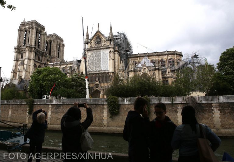Lucrările la Notre-Dame, suspendate din cauza poluării cu plumb