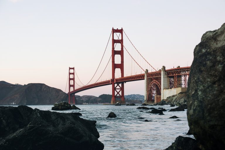 Serie de cutremure în California. Scurgeri de gaze și incendii după ultimul seism de peste 7 grade