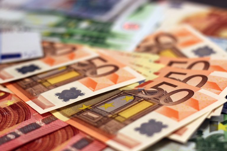 Pragul pe care-l vor atinge euro și inflația – analiști
