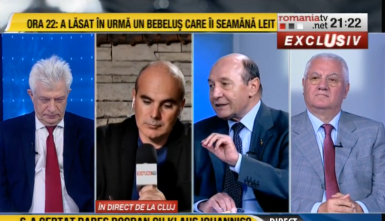 Băsescu la RTV: „Cioloș lucrează pe mandat dat de Macron. Cioloș este executant de mandat”.