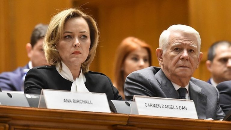Cad împreună, dar sunt atât de diferiți…