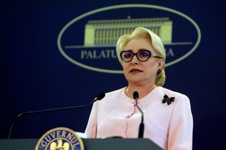 Dăncilă îi cere lui Iohannis să convoace de urgență CSAT, luni, nu marți cum era programat