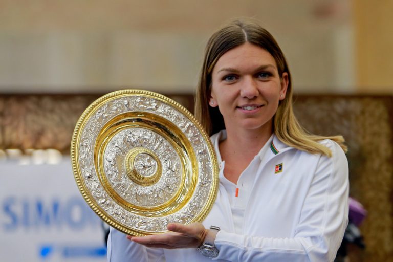 Simona Halep, decorată de președintele Klaus Iohannis