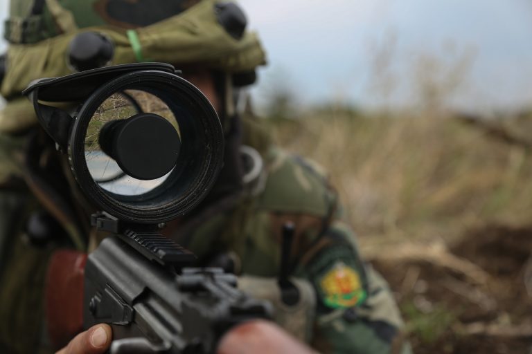 Cum vrea ministrul Apărării să facă „atractivă” Armata Română