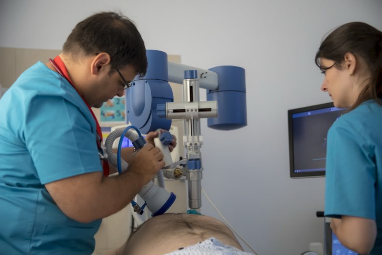 Premieră medicală naţională – Terapie de revascularizaţie miocardică prin unde de şoc extracorporale