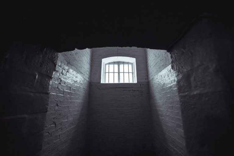 O fetiță de 10 ani, a doua victimă a preotului din Constanța
