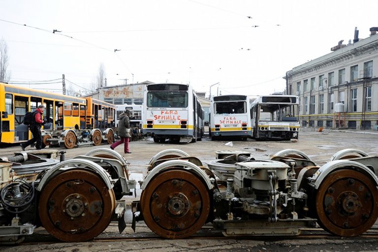 Statul a abandonat transportul public