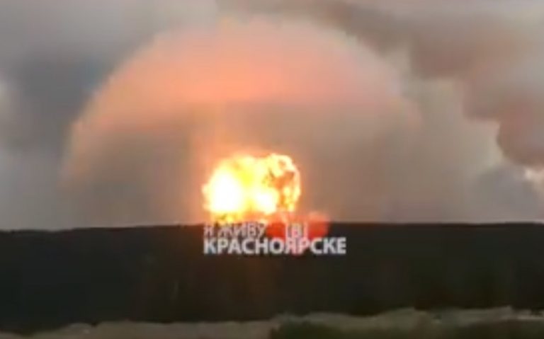 VIDEO – UPDATE Incendiul de la baza militară din Krasnoiarsk a fost stins
