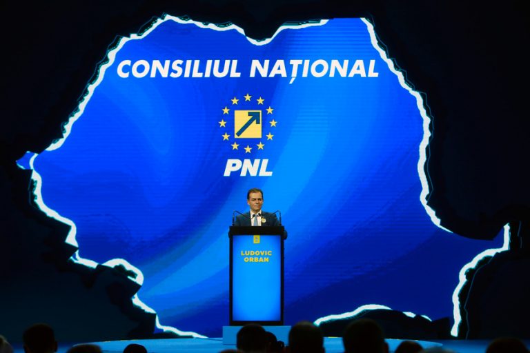 SURSE: PNL a strâns 238 de semnături pentru moțiunea de cenzură. Doi deputați PSD, printre semnatari