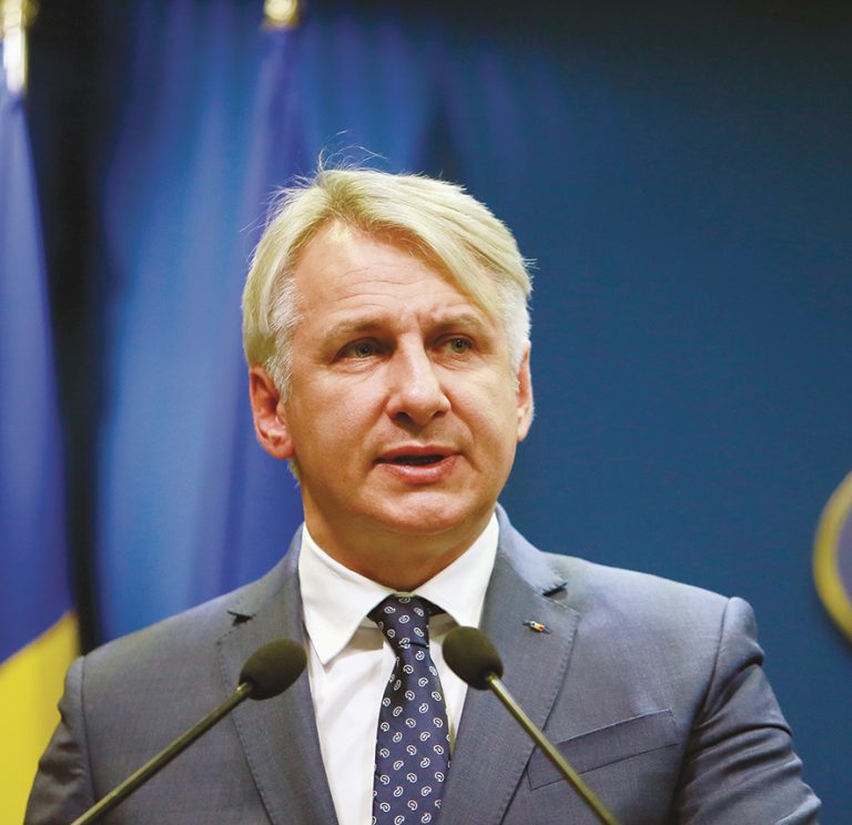 Atac la senatorul PNL Florin Cîţu: Eugen Teodorovici spune că este dăunător şi jignitor cum unii frustraţi şi rataţi profesional sunt toleraţi de câte un partid