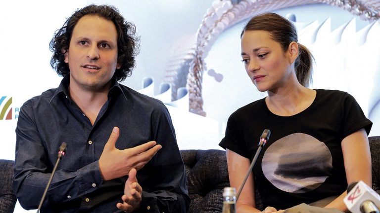 Marion Cotillard: Bucureștiul e „ca un copil ce crește și se eliberează“