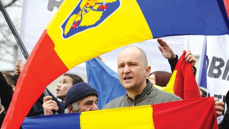 Republica Moldova, țara dintre două lumi