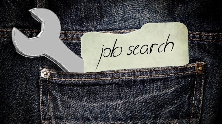 Numărul românilor care își caută job a crescut cu 11% în august