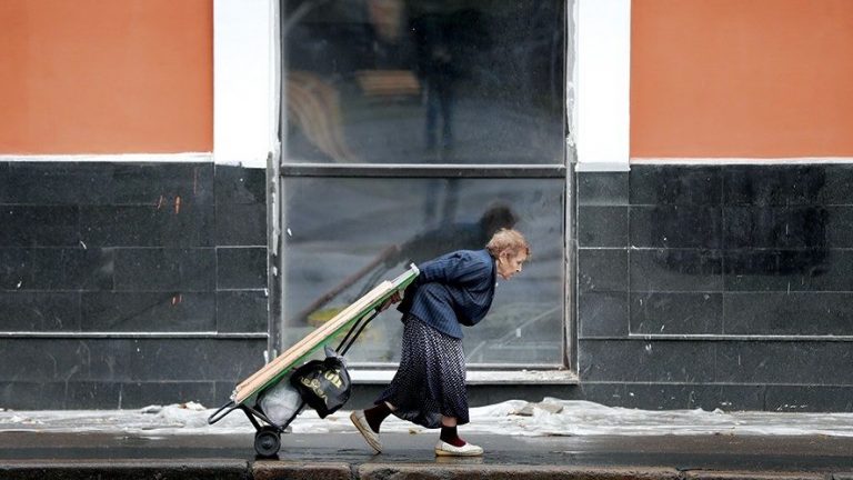 Cu pensiile, pe tobogan