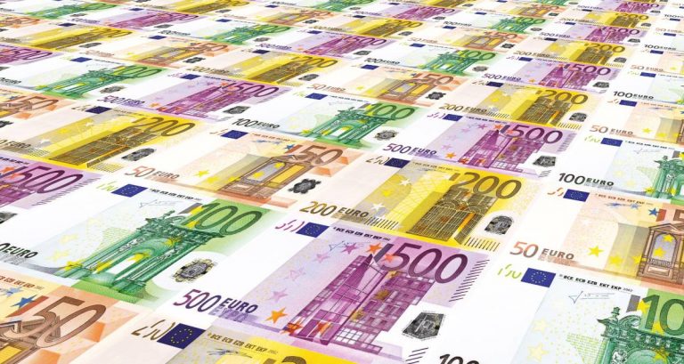 Euro, maxim istoric: 4,8026 lei