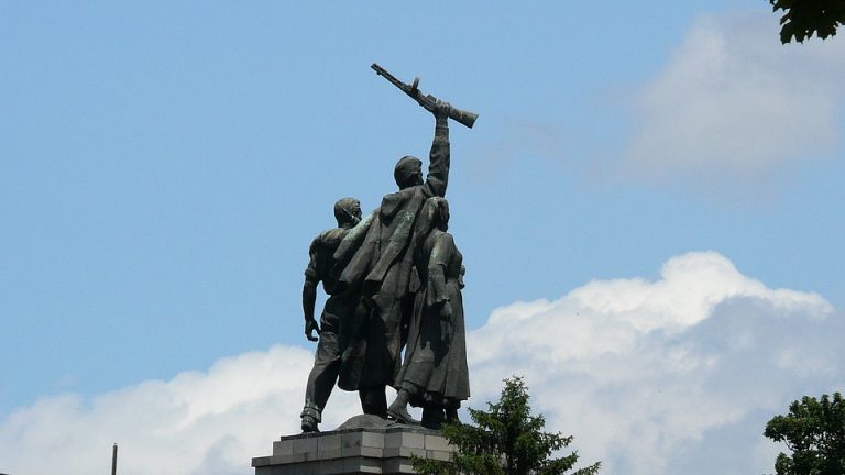 Bulgaria ia atitudine față de o expoziţie a Ambasadei Ruse la Sofia care glorifică “eliberarea” de către sovietici a Europei de Est
