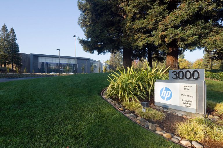 HP anunţă ca va restructura 9.000 de posturi