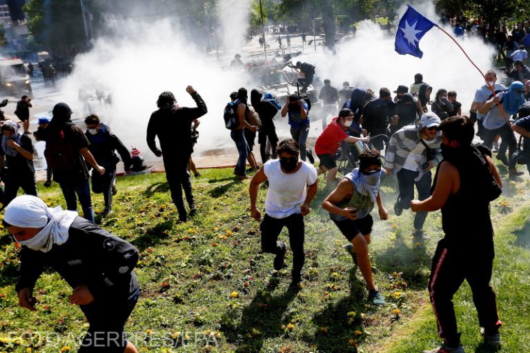 Revoltă în Chile. Pinera: Suntem în război împotriva unui duşman neînduplecat