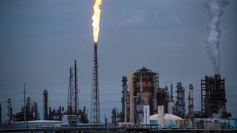 În ciuda șisturilor americane, piețele de petrol încă depind de Arabia Saudită