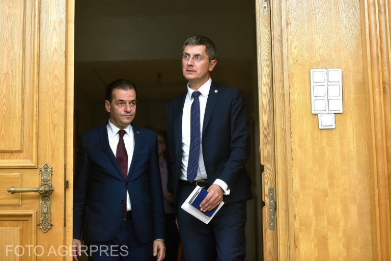 Barna: USR și PNL au nevoie de un candidat unic pentru a o învinge pe Firea
