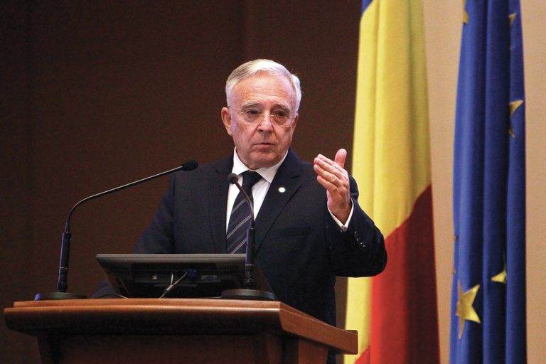Cum să ai un leu tare când plătești factura importurilor masive?