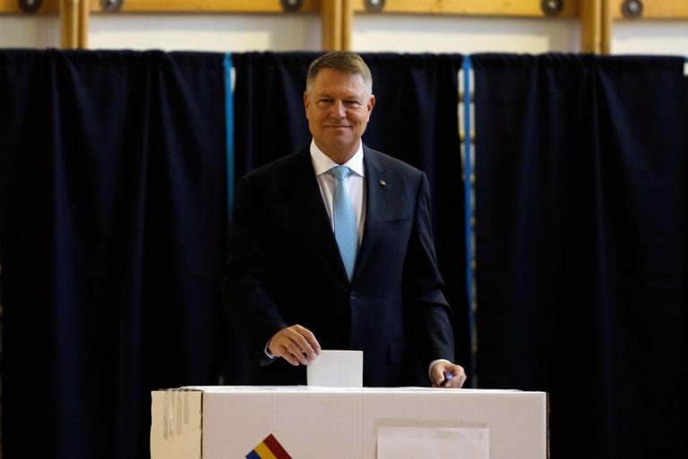 SONDAJ EXIT-POLL: Iohannis 39%, Dăncilă 22,50%. Datele provizorii BEC: Iohannis 36,6%, Dăncilă 24,5%
