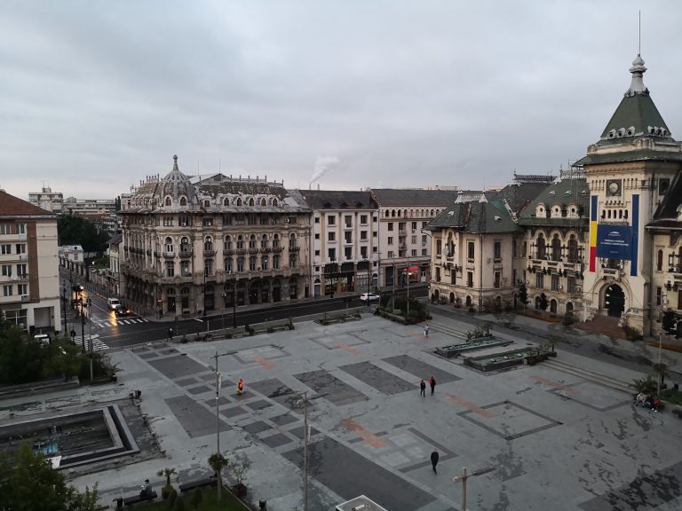Dans, paradă militară și spectacol de muzică populară, la Craiova de Ziua Națională