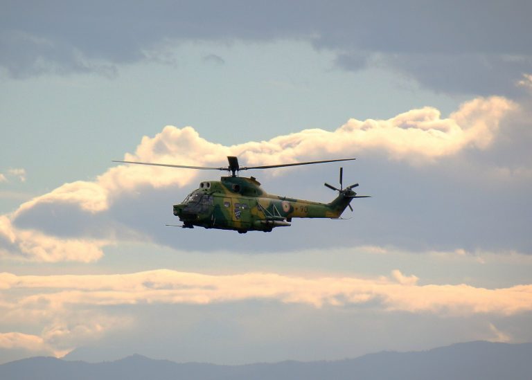 LIVE Parada de 1 Decembrie din Capitală a fost deschisă și anul acesta de aviația militară