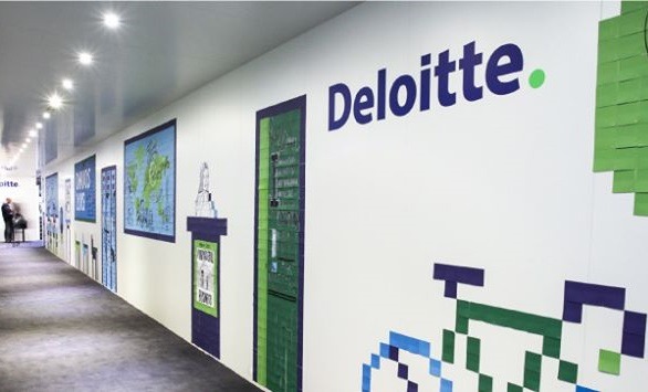 Deloitte: Industria luxului investește masiv în tehnologie