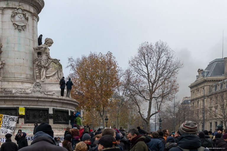 Aproximativ 1,5 milioane de persoane au participat la protestele din Franţa
