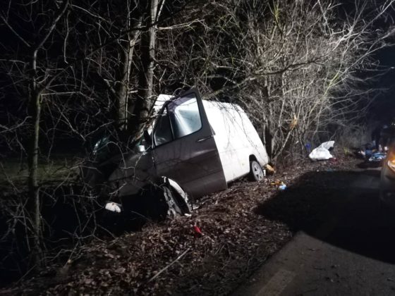 Microbuz cu români care veneau din Londra, implicat într-un accident mortal în Neamț