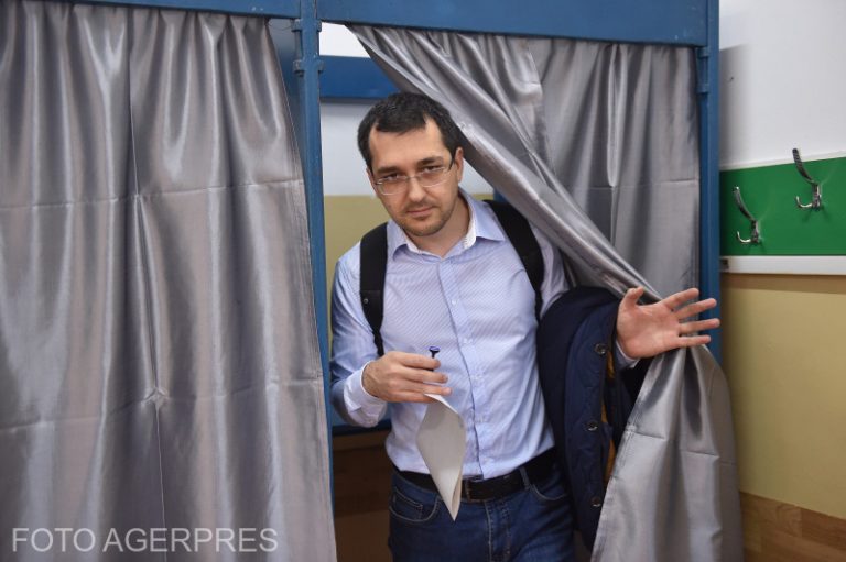 Vlad Voiculescu: Nu voi merge mai departe cu candidatura. E păcat că avem un candidat ales pe din dos