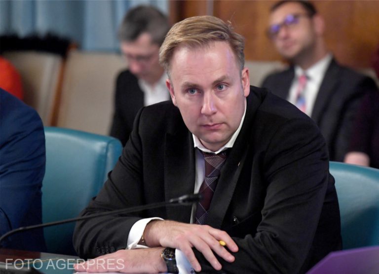 Costache a fost prezent la audierile din Parlament, deși o angajată a Ministerului Sănătății a fost depistată cu COVID-19