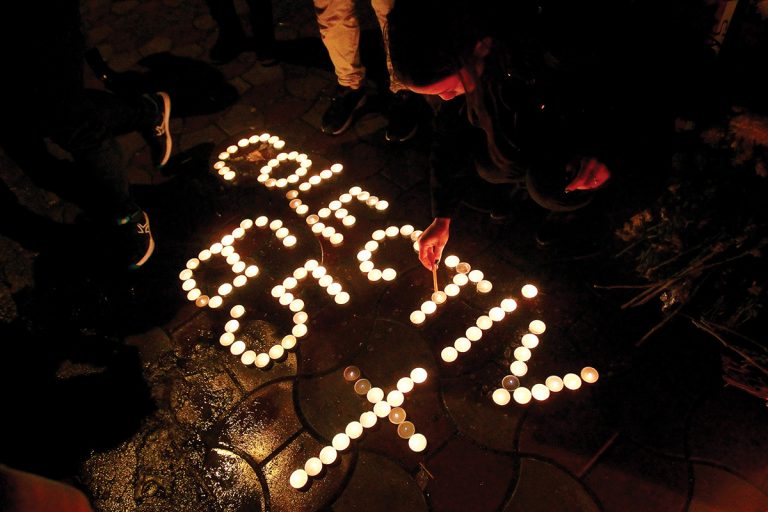 Un supravieţuitor al incendiului de la Colectiv vrea să fie primarul Sectorului 2: “Corupţia mi-a omorât familia”