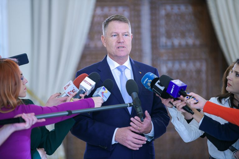 Iohannis a promulgat legea privind contractele pentru asigurarea de sănătate