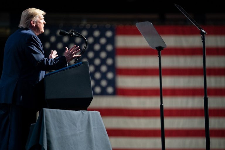 Camera Reprezentanţilor a trimis Senatului articolele de inculpare a lui Trump în vederea demiterii