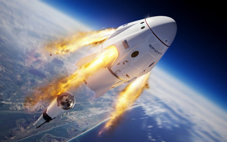 SpaceX anunţă primul transport turistic spaţial din istorie