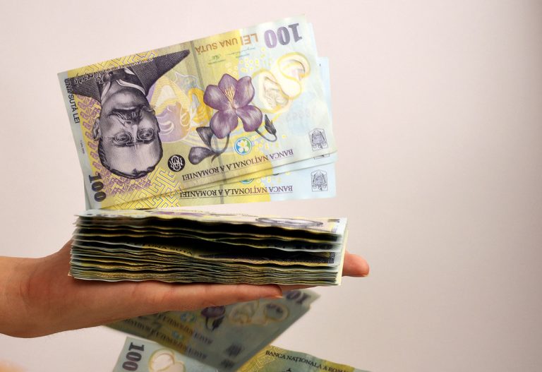 Comisia Europeană cere României să ia măsuri mai stricte pentru combaterea spălării banilor