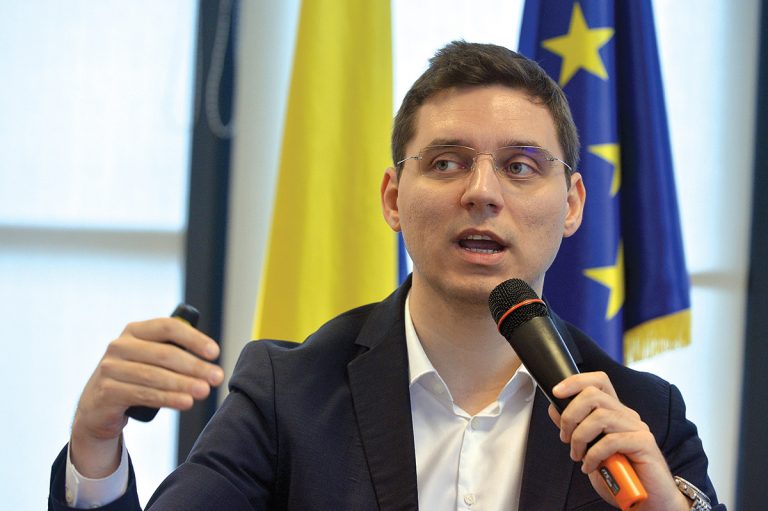 Negrescu, europarlamentar: Am cerut Comisiei Europene ca rezervările călătorilor să fie anulate fără costuri