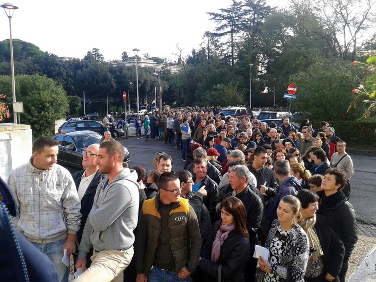 Diaspora bate cu pumnul în masa guvernului