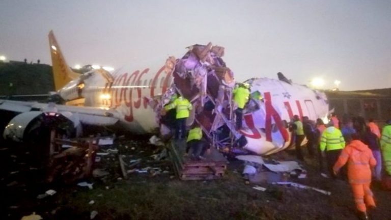UPDATE | Un mort și peste 150 de răniți în accidentul aviatic din Turcia