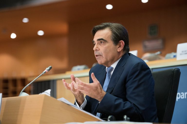 KATHIMERINI: Schinas despre migrație: Comisia Europeană va urmări un echilibru între solidaritate şi responsabilitate