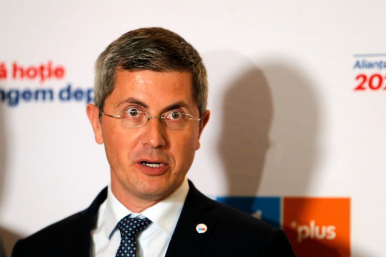 USR și-a suspendat activitățile de precampanie și cere măsuri pentru protecția economiei